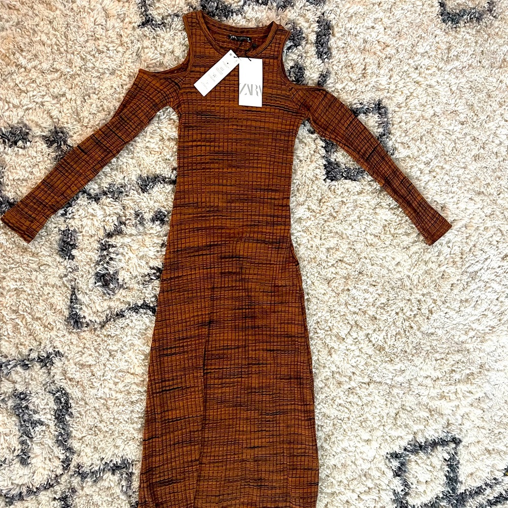 Zara fitted Maxi dress with cut out shoulders. NWT